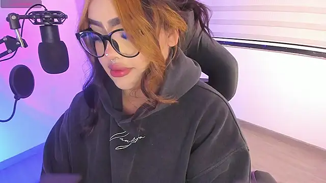 Snapshot of asheryn chatting on 8, 1, 2026 asheryn online show from 8, 1, 2026