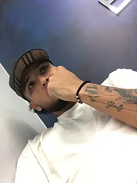 Snapshot of modeloxtz chatting on 18, 2, 2026 modeloxtz online show from 18, 2, 2026