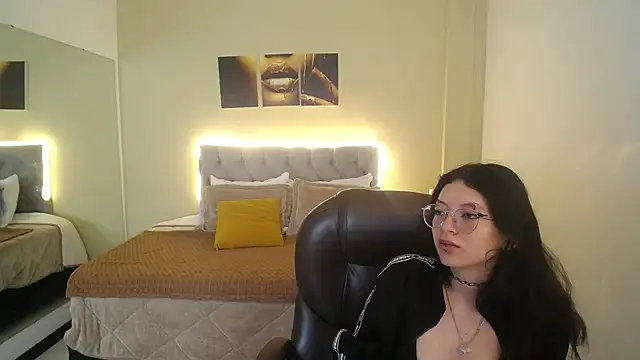 Eros Nyx  online show from 18, 12, 2025