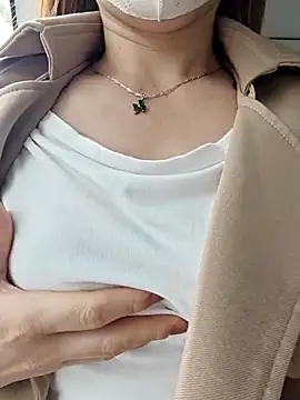 Baby-Linh online show from 4, 3, 2026