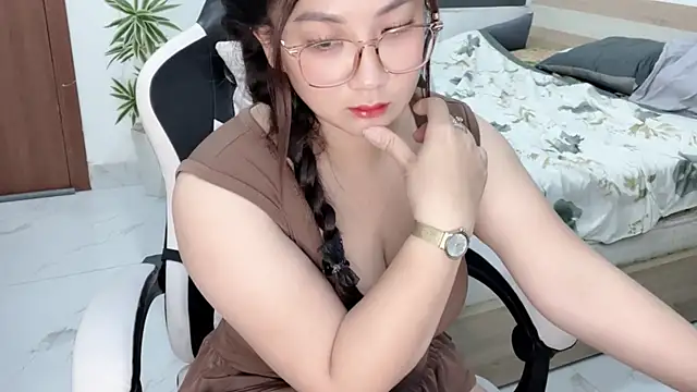 Snapshot of Ni-Ni_2K chatting on 15, 7, 2026 Ni-Ni 2K online show from 15, 7, 2026