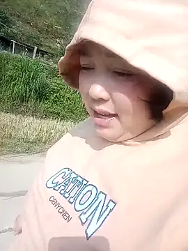 Snapshot of sary-hot2x chatting on 19, 12, 2025 sary-hot2x online show from 19, 12, 2025