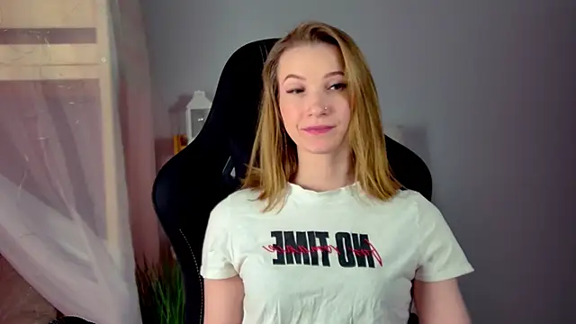 Snapshot of Megan_Rodgers chatting on 5, 2, 2026 Megan Rodgers online show from 5, 2, 2026