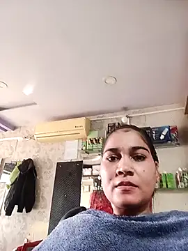 Snapshot of 00PUJA chatting on 4, 12, 2025 00PUJA online show from 4, 12, 2025