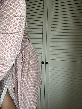 Snapshot of SiennaV chatting on 3, 2, 2026 SiennaV online show from 3, 2, 2026