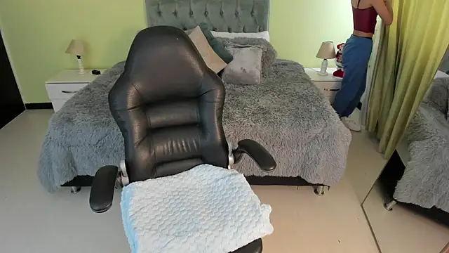 Snapshot of Celeste_Rous__ chatting on 16, 12, 2025 Celeste Rous online show from 16, 12, 2025