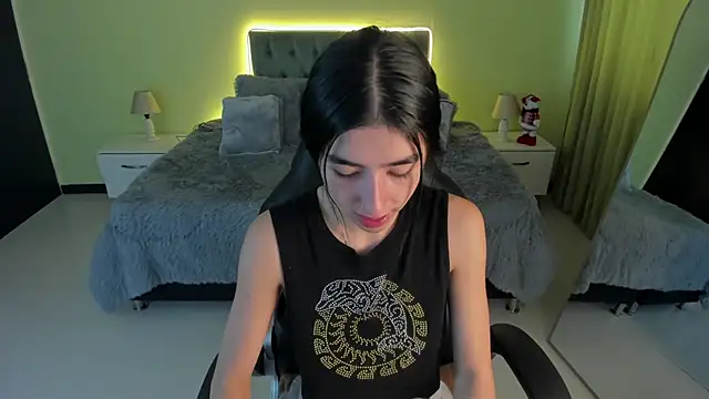 Snapshot of Celeste_Rous__ chatting on 17, 12, 2025 Celeste Rous online show from 17, 12, 2025