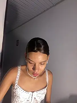 BellaHarpeer online show from 12, 7, 2026