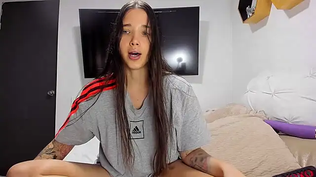 Snapshot of valen_or chatting on 6, 1, 2026 valen or online show from 6, 1, 2026