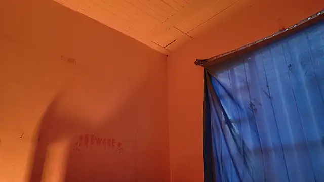 MoonLipsON- online show from 30, 4, 2026