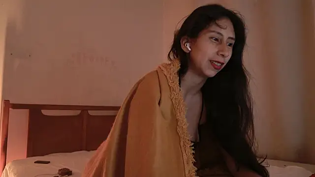 MoonLipsON- online show from 19, 7, 2026