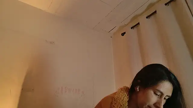 MoonLipsON- online show from 28, 7, 2026