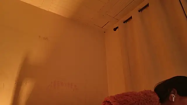 MoonLipsON- online show from 5, 8, 2026