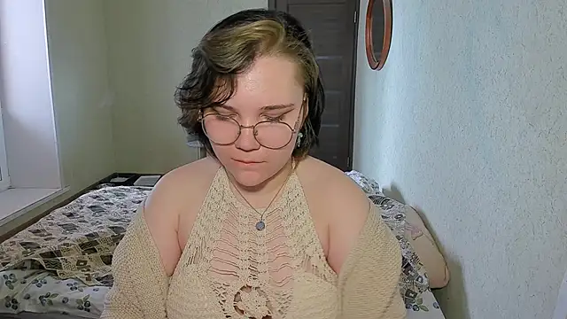 Snapshot of Lily-Violet chatting on 22, 3, 2026 Lily-Violet online show from 22, 3, 2026