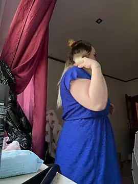 Snapshot of ScarletSaffire chatting on 7, 4, 2026 ScarletSaffire online show from 7, 4, 2026