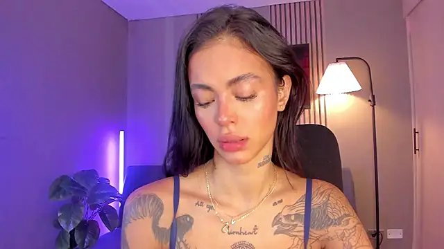 Snapshot of VegaLuxe chatting on 24, 2, 2026 VegaLuxe online show from 24, 2, 2026