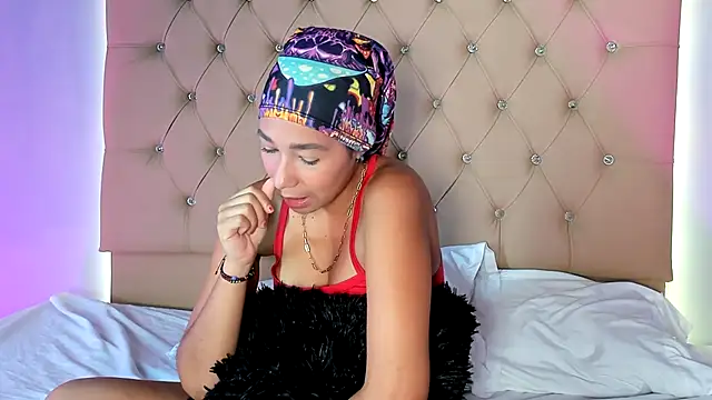 Snapshot of EmmaLawrence_ chatting on 22, 12, 2025 EmmaLawrence online show from 22, 12, 2025