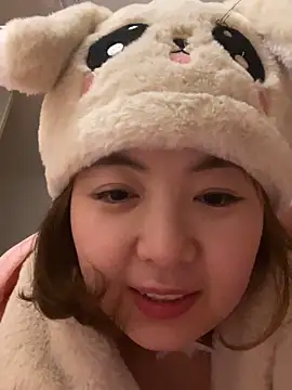 Snapshot of bibi347127 chatting on 15, 12, 2025 bibi347127 online show from 15, 12, 2025