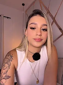 Snapshot of Sophie-velvet chatting on 26, 6, 2026 Sophie-velvet online show from 26, 6, 2026