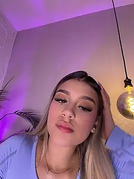 Snapshot of Sophie-velvet chatting on 23, 7, 2026 Sophie-velvet online show from 23, 7, 2026