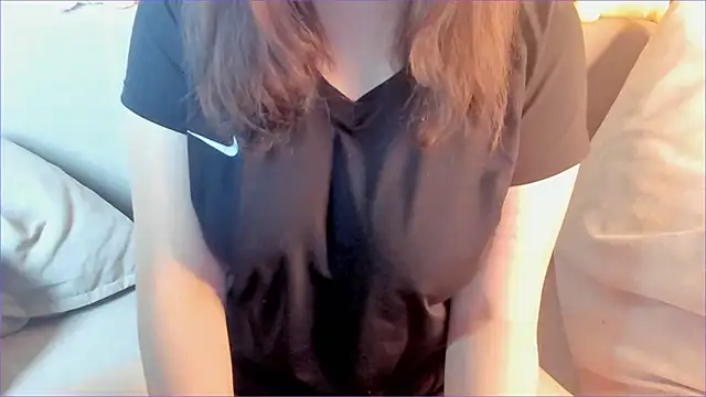 minji snow online show from 2, 2, 2026