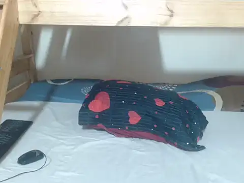 Snapshot of Phoenix_Curvelicious chatting on 17, 12, 2025 Phoenix Curvelicious online show from 17, 12, 2025