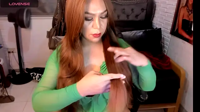 Snapshot of UrVirtualLover chatting on 18, 10, 2025 UrVirtualLover online show from 18, 10, 2025