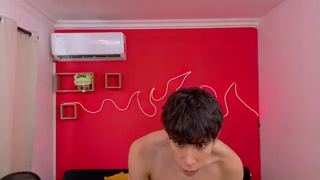 Neo Twink online show from 29, 7, 2026