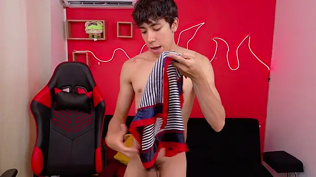 Neo Twink online show from 31, 7, 2026