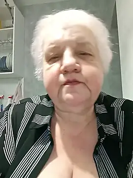 Snapshot of HapinessLovee chatting on 6, 2, 2026 HapinessLovee online show from 6, 2, 2026