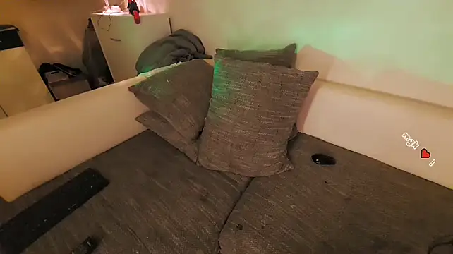 Snapshot of mindfvkc chatting on 10, 3, 2026 mindfvkc online show from 10, 3, 2026