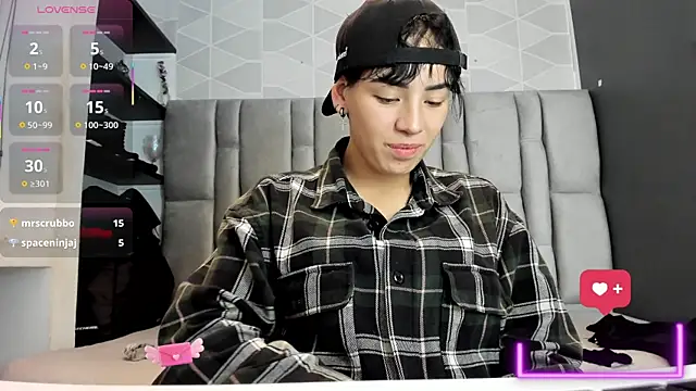 Kiara Fox   online show from 11, 1, 2026