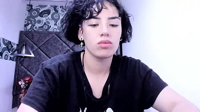 Kiara Fox   online show from 16, 1, 2026