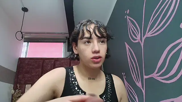 Kiara Fox   online show from 30, 4, 2026