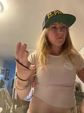 alluringpixie online show from 21, 4, 2026
