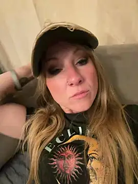 alluringpixie online show from 24, 4, 2026