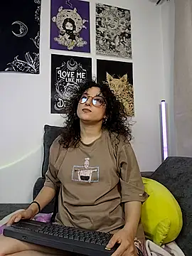 Snapshot of little__ammy chatting on 6, 7, 2026 little ammy online show from 6, 7, 2026
