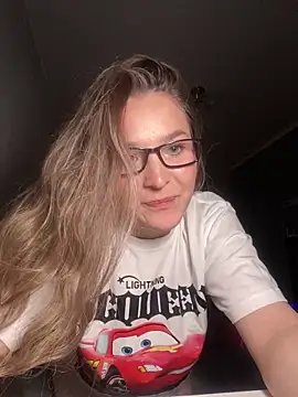 Snapshot of Lina_Sinerz chatting on 21, 3, 2026 Lina Sinerz online show from 21, 3, 2026