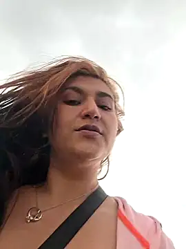 Magenta Moon online show from 10, 1, 2026