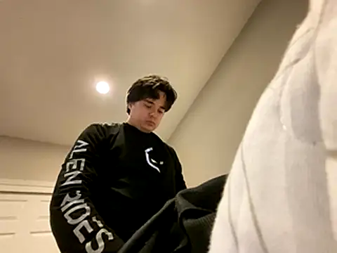 Snapshot of phantom898983 chatting on 6, 1, 2026 phantom898983 online show from 6, 1, 2026