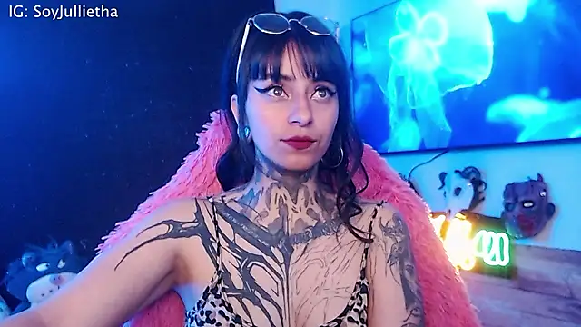 Snapshot of Julls420_ chatting on 5, 2, 2026 Julls420 online show from 5, 2, 2026