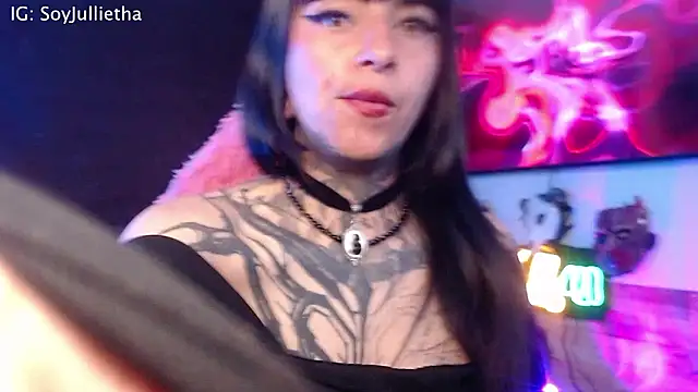 Snapshot of Julls420_ chatting on 25, 2, 2026 Julls420 online show from 25, 2, 2026