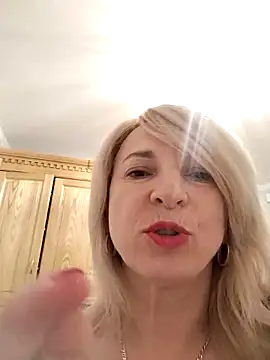 AhlyssaLove1155 online show from 4, 5, 2026