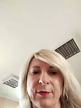AhlyssaLove1155 online show from 20, 7, 2026