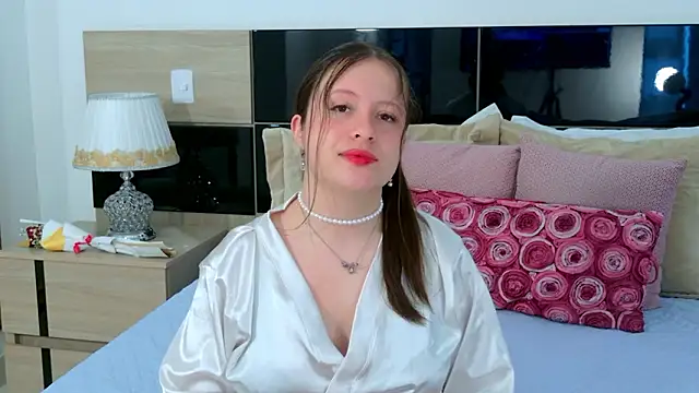 Snapshot of BellaFlecher chatting on 8, 3, 2026 BellaFlecher online show from 8, 3, 2026