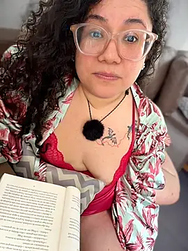 Snapshot of VanesssaMilf_ chatting on 19, 5, 2026 VanesssaMilf online show from 19, 5, 2026