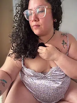 Snapshot of VanesssaMilf_ chatting on 28, 5, 2026 VanesssaMilf online show from 28, 5, 2026