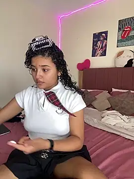 ladulcemary  online show from 5, 5, 2026