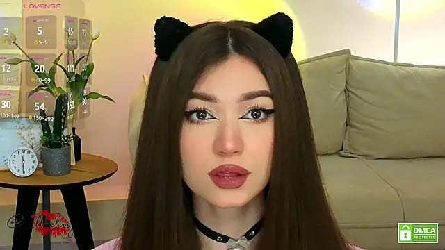 oliviaah  online show from 14, 4, 2026