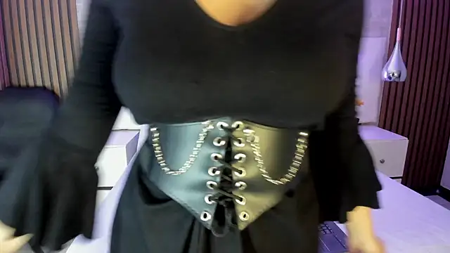 NaomySakura online show from 5, 5, 2026